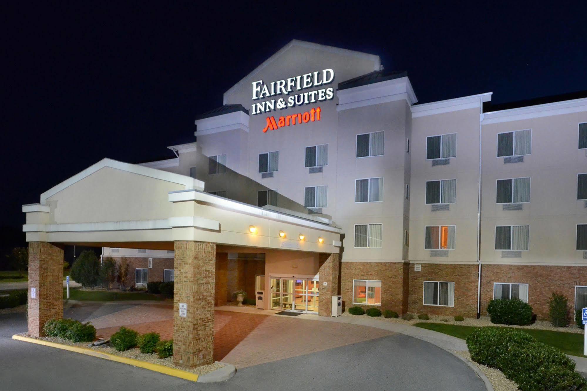 Fairfield Inn & Suites Roanoke Hollins/I-81 Exterior photo